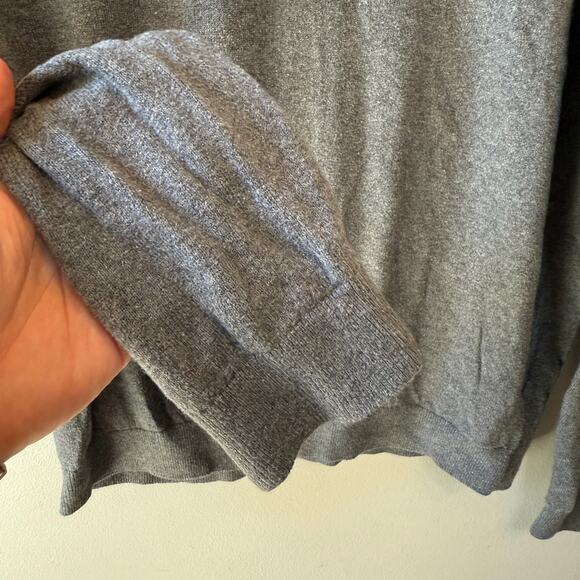 Gap Men's V-neck Cotton Cashmere Knit Sweater Top Gray Size Large - Picture 3 of 5